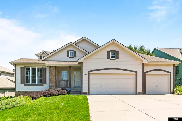 549 S  188th Avenue Cir, Elkhorn, NE 68022