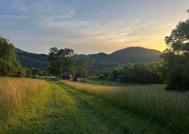 Crab orchard Rd, Tazewell, VA 24651