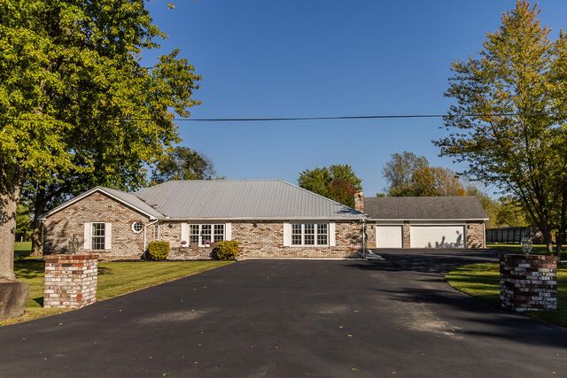 2073 McCue Rd, Laura, OH 45337