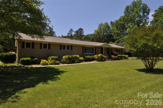 808 Briarcliff Cir #63&64, Chester, SC 29706
