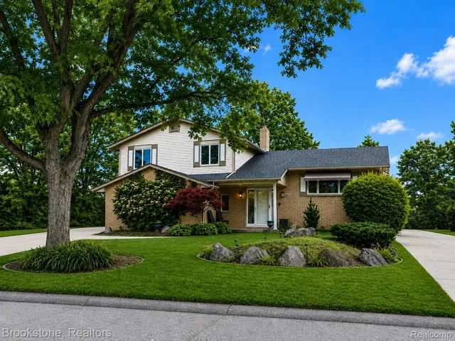 37695 Sarafina Dr, Sterling Heights, MI 48312