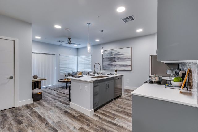 4330 Channel 10 Dr #230, Las Vegas, NV 89119