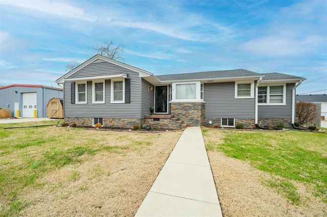 295 Walnut St, Calhoun, KY 42327