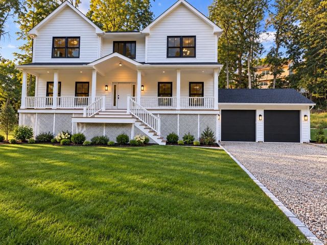 20 Overton Pass, Saint James, NY 11780
