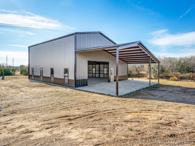1199 Newport Rd, Lone Grove, OK 73443