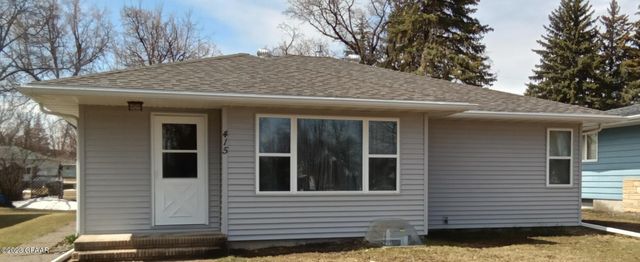 415 Harris Ave S, Park River, ND 58270