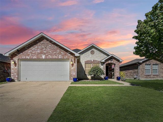 9100 Old Clydesdale Dr, Fort Worth, TX 76123
