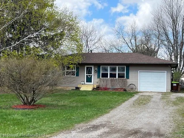 5242 Osburn Dr, Tecumseh, MI 49286