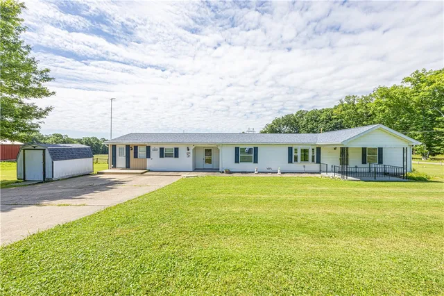 1842 Wharton Furnace Rd, Gibbon Glade, PA 15440
