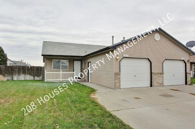 484 NW Wood Duck Pl, Mountain Home, ID 83647