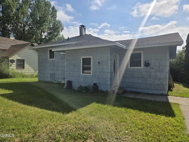 521 2nd Ave NW, Ashley, ND 58413