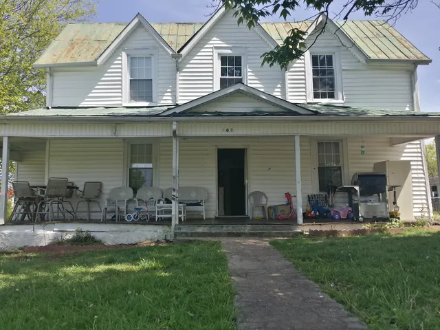 402 Jefferson Ave, Newport, TN 37821