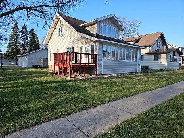 203 1st St NW, Blooming Prairie, MN 55917