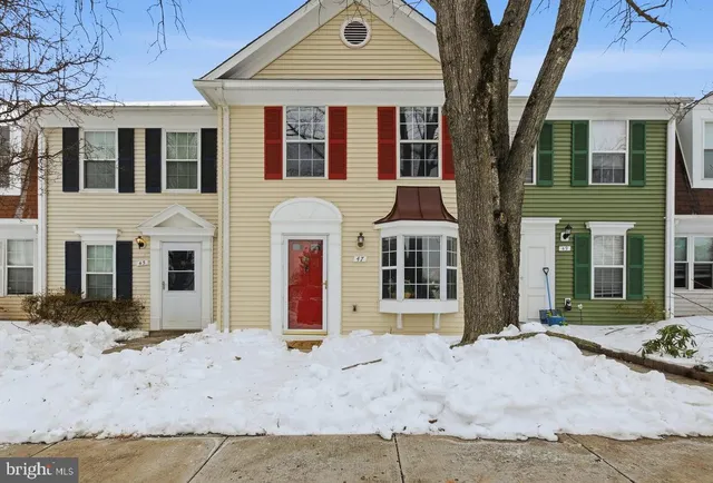 47 Quincy Ct, Sterling, VA 20165