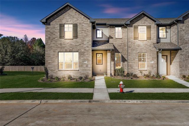 11926 Amber Bay Dr, Tomball, TX 77377