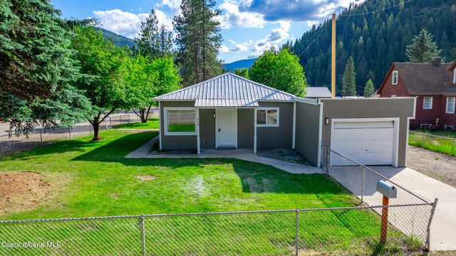 209 1st St, Wallace, ID 83873