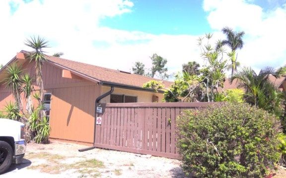 6305 Royal Woods Dr, Fort Myers, FL 33908