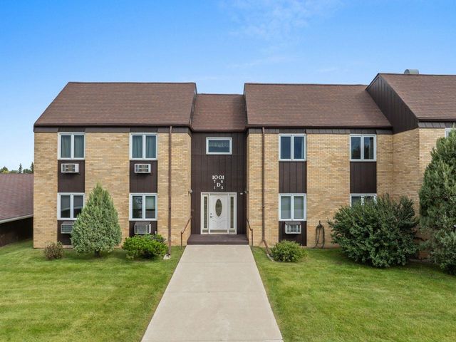 1001 21st Ave  NW #D8, Minot, ND 58703