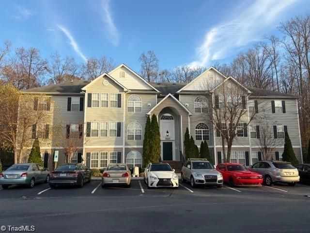 2600 Pennoak Way #H, Greensboro, NC 27407