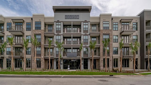 1900 Olevia St #332, Jacksonville, FL 32207