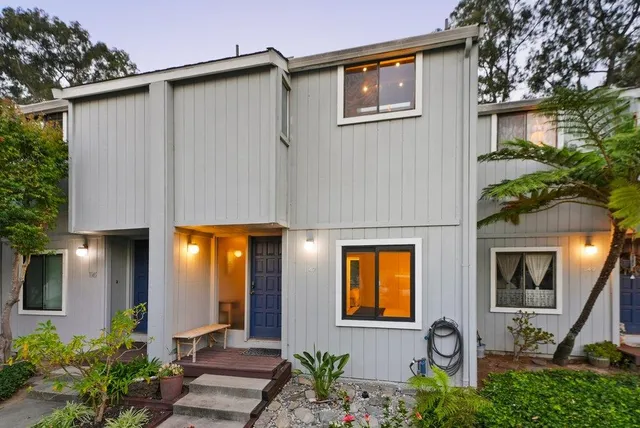 21147 E  Cliff Dr, Santa Cruz, CA 95062
