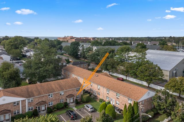 40 Lindstrom Road #40, Stamford, CT 06902