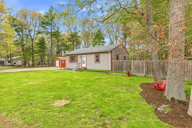 40 Rocky Gutter St, Middleboro, MA 02346