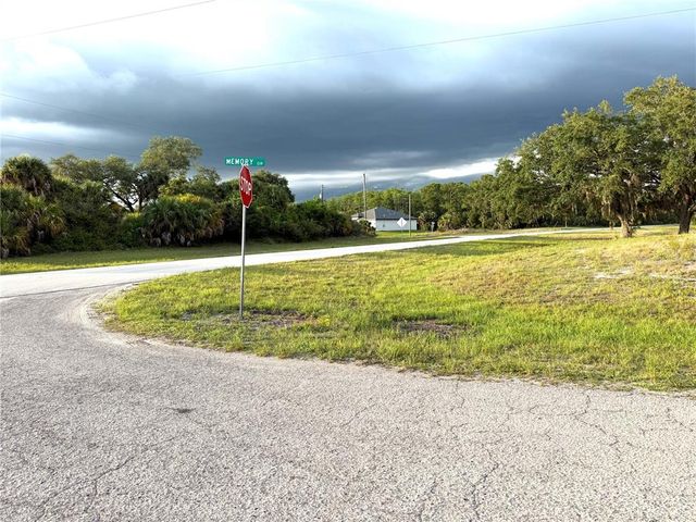 8010 Memory Cir #15, Labelle, FL 33935