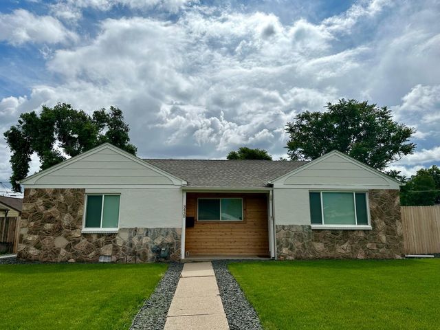 3430 Bellaire St, Denver, CO 80207