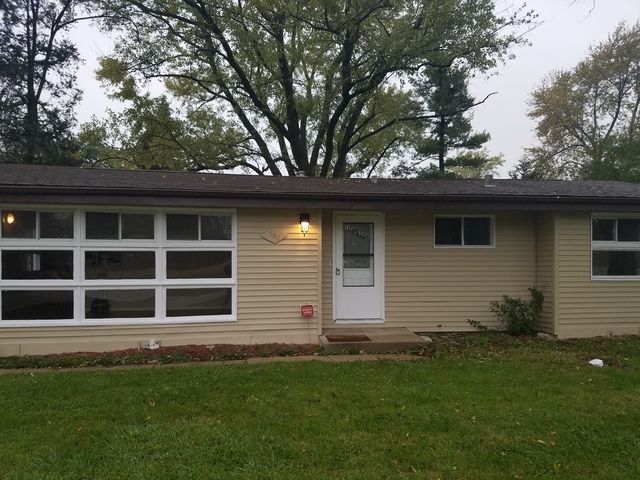 17W508 Butterfield Rd, Oakbrook Terrace, IL 60181