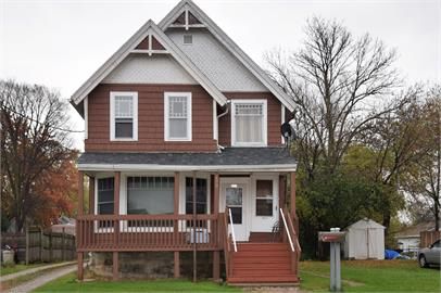 400 1/2 Walnut St, Menasha, WI 54952