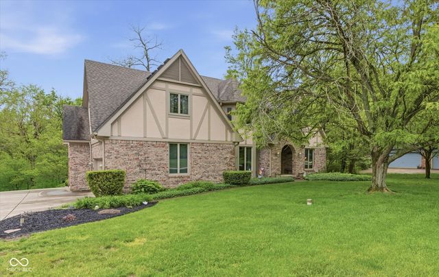 1353 Bur Oak Ct, Avon, IN 46123