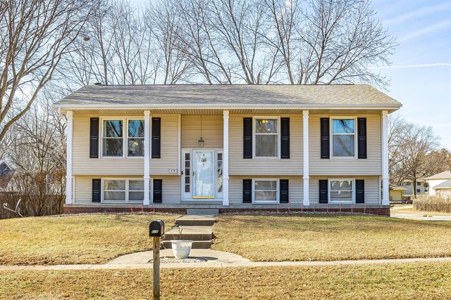 618 45th St, West Des Moines, IA 50265