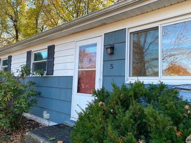 5 Erie Ln, Wappingers Falls, NY 12590