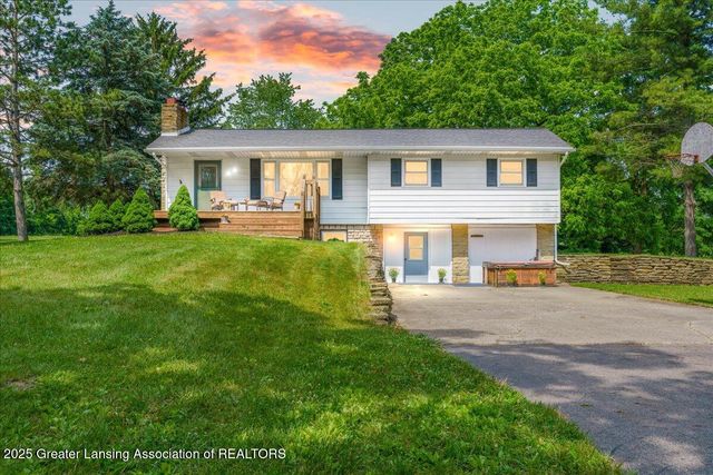 1754 S  College Rd, Mason, MI 48854