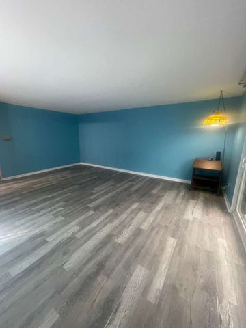 9622 Bianco Ter #D, Des Plaines, IL 60016