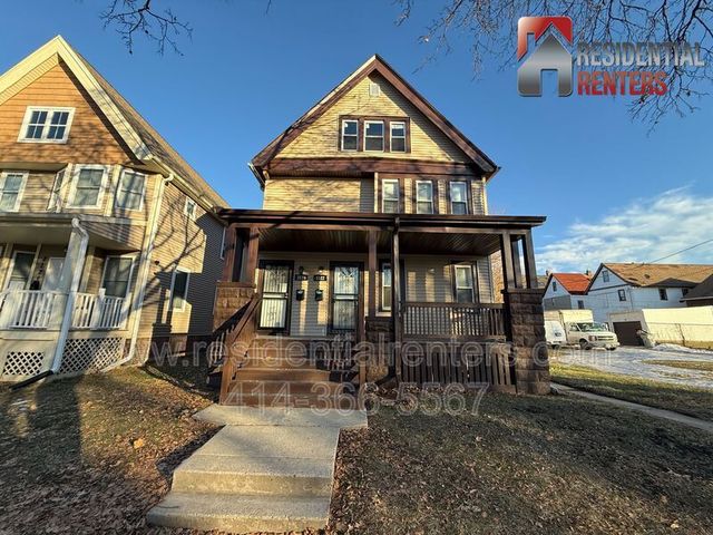 3122 N  28th St, Milwaukee, WI 53216