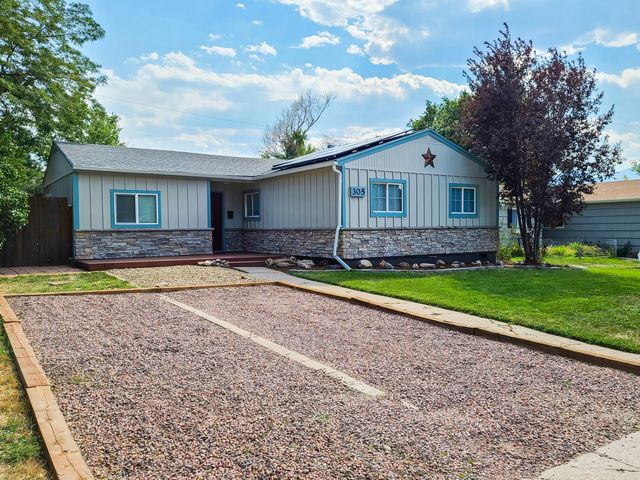 305 Redwood Dr, Colorado Springs, CO 80907