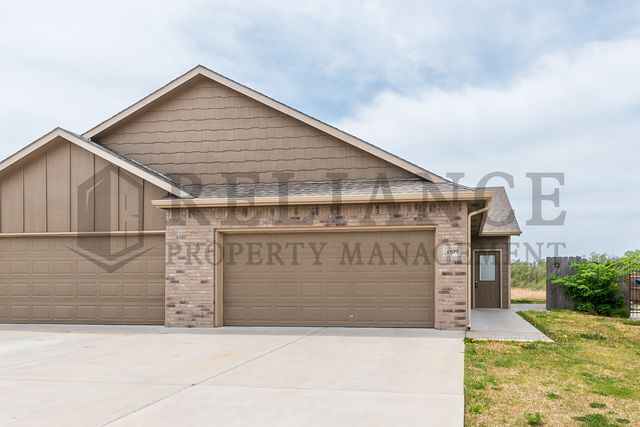 4809 N  Hillside Ct, Wichita, KS 67219