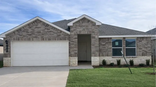 2908 Ember Dr, Yukon, OK 73099