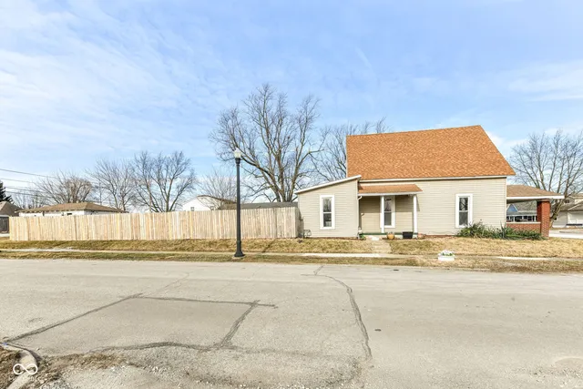 600 N  Anderson St, Elwood, IN 46036