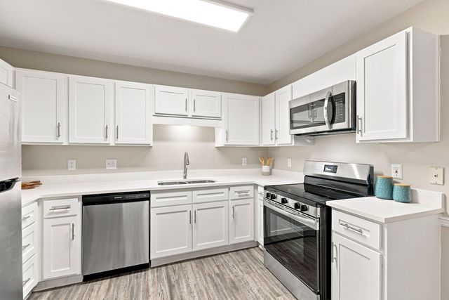 100 Twin Oaks Ln, Hattiesburg, MS 39402