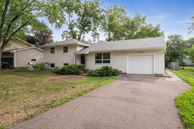 11519 9th Ave NW, Coon Rapids, MN 55433
