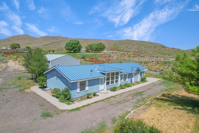 10 Primeaux Canyon Rd, Crescent Valley, NV 89821