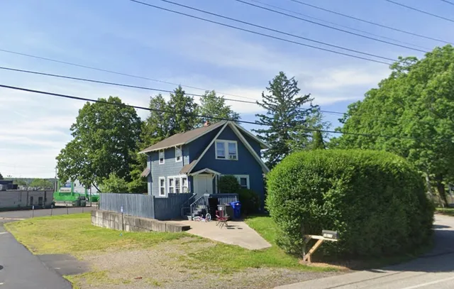 1521 W  Gore Rd, Erie, PA 16509