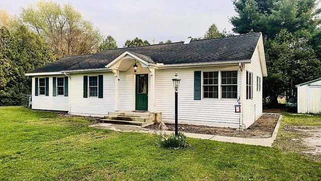 6901 E  250 S, Knox, IN 46534
