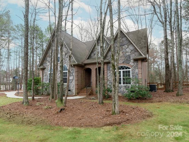 7404 Walnut Crest Dr, Waxhaw, NC 28173