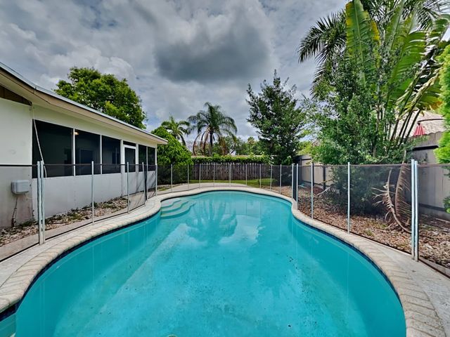 6864 NW 28th Ave, Fort Lauderdale, FL 33309