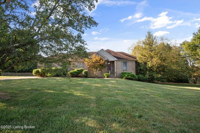 27 Plantation Dr, Shelbyville, KY 40065
