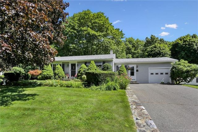 1752 Musso View Ave, Cheshire, CT 06410